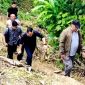 Jaksa Eksekutor dari Kejari Gunungsitoli, berjibaku mengejar DPO atas kasus tindak pidana Pemilu di Desa Siforoasi Uluhou Kecamatan Bawolato, Kabupaten Nias. JOJOR MASIHOL MARITO/BALUSENIAS.COM
