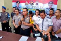 Kapolres Nias AKBP Deni Kurniawan memberikan keterangan terkait tiga kasus perlindungan anak yang terjadi di wilayah hukumnya. RINDAH JULIANA ZENDRATO/BALUSENIAS.COM