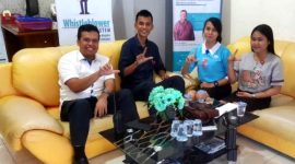 Manajer PT PLN Area Nias, Evan Suseno Sirait, menjelaskan penyebab padamnya listrik kepada awak media. NIASTI ZALUKHU/BALUSENIAS.COM