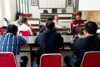 Dialog para aktivis bersama Kepala Satuan Reserse Kriminal Polres Nias pada Kamis, 10 April 2025 di Ruang Graha Sanika Satyawada. JOJOR MASIHOL MARITO/BALUSENIAS.COM 