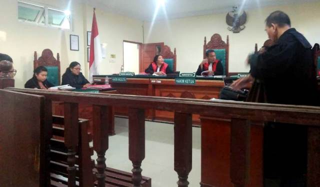 Jaksa Penuntut Umum dari Kejaksaan Negeri Lubukpakam tidak mengenakan Bef saat bersidang. MARTIN ZEBUA/BALUSENIAS.COM 