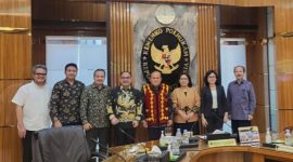 Para Tokoh yang tergabung dalam Badan Persiapan Pembentukan Provinsi Kepulauan Nias usai bertemu dengan Menteri Koordinator Politik Hukum dan Keamanan di Jakarta tahun lalu. ISTIMEWA/BALUSENIAS.COM