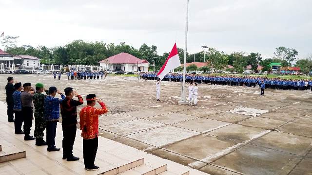 Upacara Peringatan Hari Pendidikan Nasional di Alun-alun Nias Utara pada Jumat, 2 Mei 2025. JOJOR MASIHOL MARITO/BALUSENIAS.COM