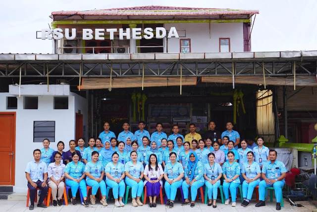 Seluruh komponen RSU Bethesda berkomitmen melakukan pelayanan kesehatan yang terbaik bagi seluruh masyarakat. AVRIL LAOLI/BALUSENIAS.COM