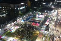 Alun-alun Kota Gunungsitoli sebagai lokasi pusat perayaan Hari Ulang Tahun ke-347 Kota Gunungsitoli yang tampak dibanjiri masyarakat. ISTIMEWA/BALUSENIAS.COM