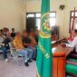 Empat pelajar menjalani sidang di Pengadilan Negeri Gunungsitoli dengan dakwaan melakukan penganiayaan berat terhadap ETZ, 17 tahun. SAROFATI LASE/BALUSENIAS.COM 