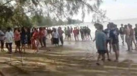 Tangkapan layar video peristiwa keributan di Pantai Malaga yang tersebar luas lewat media sosial Facebook pada Kamis, 29 Mei 2025. ISTIMEWA/BALUSENIAS.COM