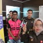 Kepala Desa Balowondrate, FW, digiring Jaksa menuju Lapas Kelas IIB Gunungsitoli pada Selasa, 3 Juni 2025. ISTIMEWA/BALUSENIAS.COM