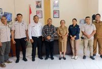 Kepala Dinas Kependudukan Dan Pencatatan Sipil Kota Gunungsitoli, Bernadine Telaumbanua, menerima Tim KPU Kota Gunungsitoli pada Selasa, 10 Juni 2025. ISTIMEWA/BALUSENIAS.COM