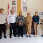 Kepala Dinas Kependudukan Dan Pencatatan Sipil Kota Gunungsitoli, Bernadine Telaumbanua, menerima Tim KPU Kota Gunungsitoli pada Selasa, 10 Juni 2025. ISTIMEWA/BALUSENIAS.COM
