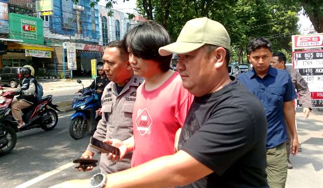 Tersangka GS ditangkap Tim Kejaksaan Negeri Gunungsitoli dan Kejaksaan Tinggi Sumatera Utara pada Kamis, 19 Juni 2025 siang di Kota Medan. ISTIMEWA/BALUSENIAS.COM