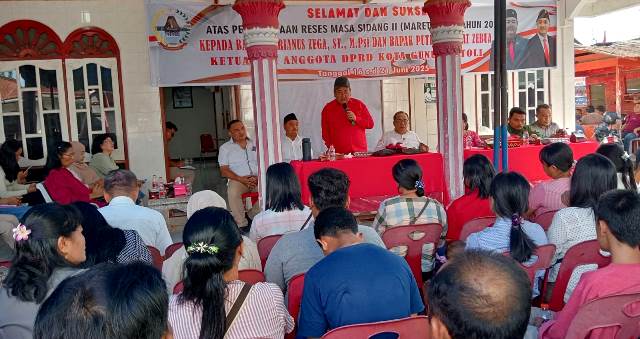 Adrianus Zega menegaskan perjuangan untuk merealisasikan aspirasi masyarakat dalam Reses Masa Sidang II DPRD Kota Gunungsitoli pada Jumat, 20 Juni 2025. JOJOR MASIHOL MARITO/BALUSENIAS.COM