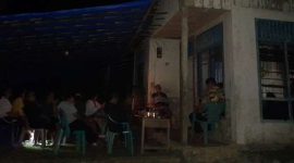 Lampu pada di rumah duka, lilin menjadi alat penerang sementara. AVRIL LAOLI/BALUSENIAS.COM