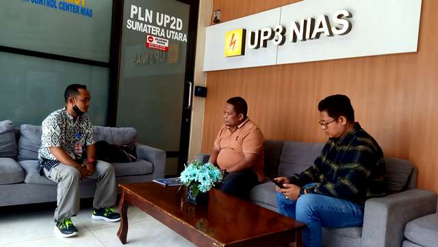 PT PLN Unit Pelaksana Pelayanan Pelanggan Area Nias menerima kunjungan Ketua DPC Komando Garuda Sakti Aliansi Indonesia Kota Gunungsitoli, Temasokhi Zebua pada Kamis, 26 Juni 2025. AVRIL LAOLI/BALUSENIAS.COM
