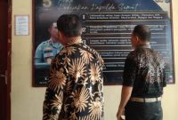 Dua tokoh menghadiri panggilan penyidik Satreskrim Polres Nias untuk memberikan keterangan terkait laporan pengaduan dugaan pemalsuan data di SDN Mbombolakha. TEMASOKHI ZEBUA/BALUSENIAS.COM